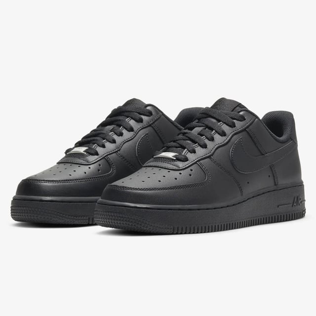 Nike Air Force 1 '07 Womens Trainers in Black